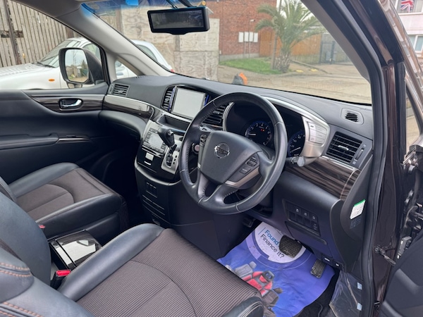Used Nissan Elgrand 2018 for sale - 75572337: Photo 13