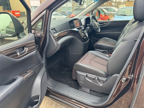 Used Nissan Elgrand 2018 for sale - 75572337: Photo 15