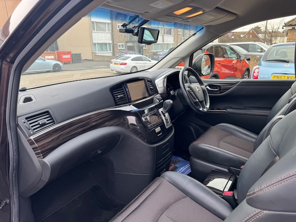 Used Nissan Elgrand 2018 for sale - 75572337: Photo 18