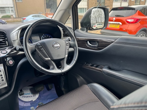 Used Nissan Elgrand 2018 for sale - 75572337: Photo 24