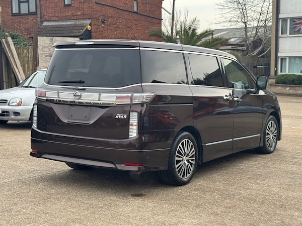 Used Nissan Elgrand 2018 for sale - 75572337: Photo 4