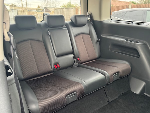 Used Nissan Elgrand 2018 for sale - 75572337: Photo 51