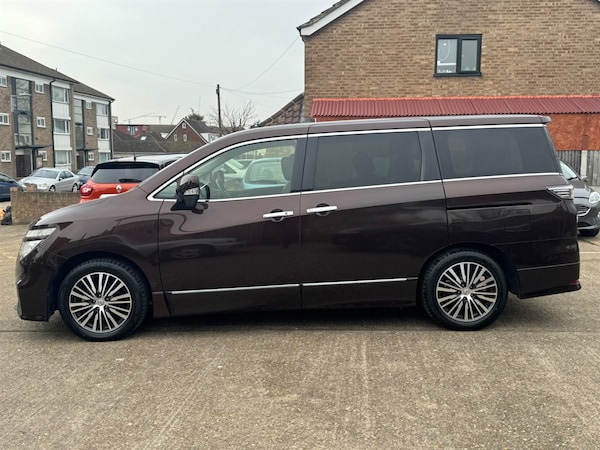 Used Nissan Elgrand 2018 for sale - 75572337: Photo 8
