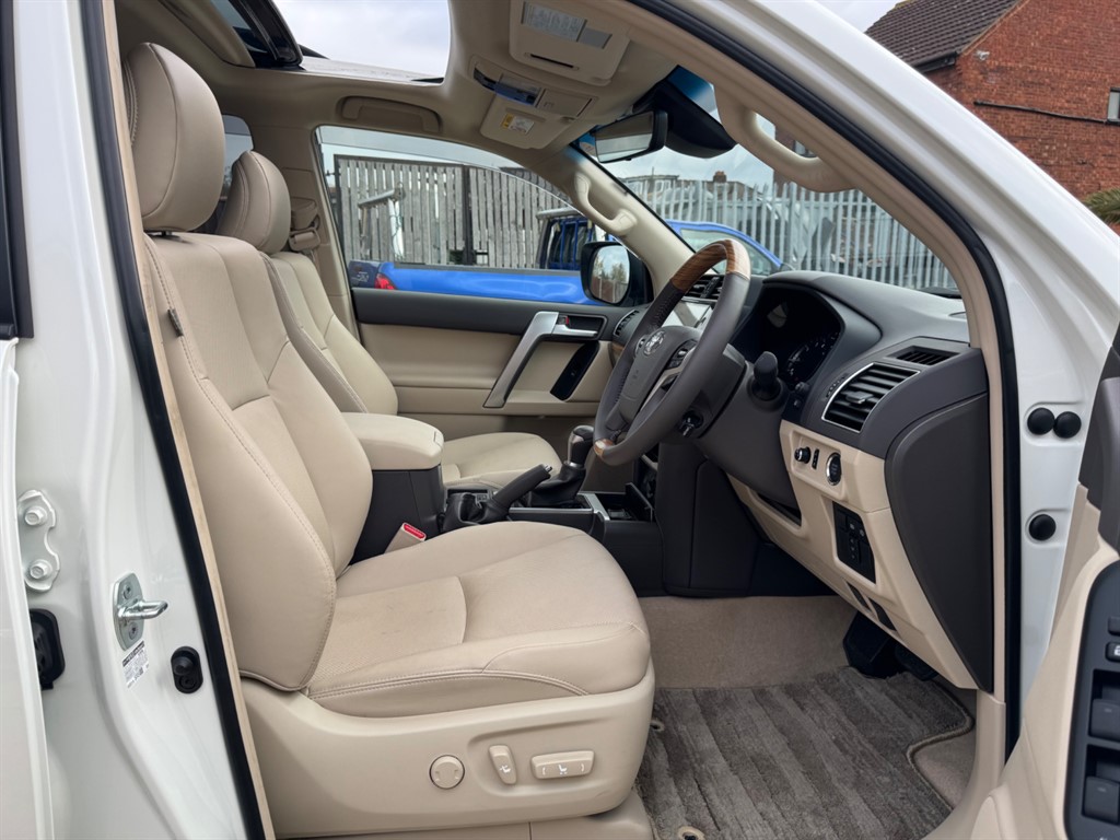 Used Toyota Land Cruiser 2023 for sale - 76532401: Photo 11