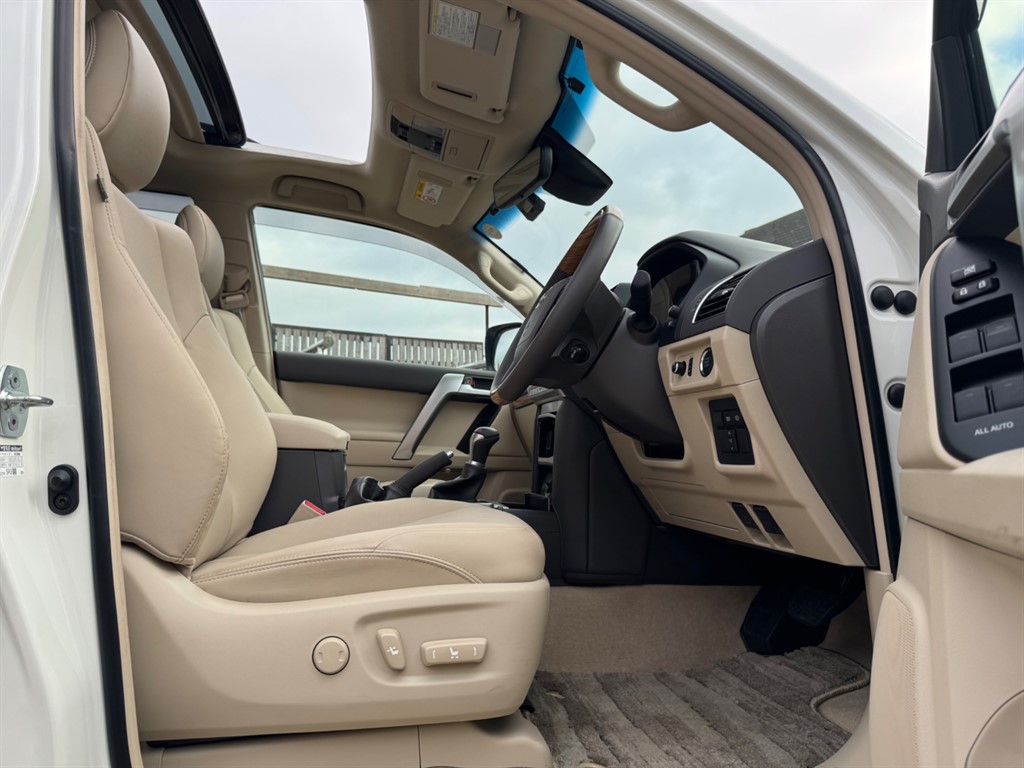 Used Toyota Land Cruiser 2023 for sale - 76532401: Photo 12