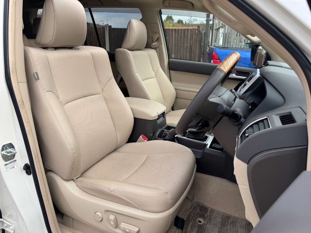 Used Toyota Land Cruiser 2023 for sale - 76532401: Photo 13