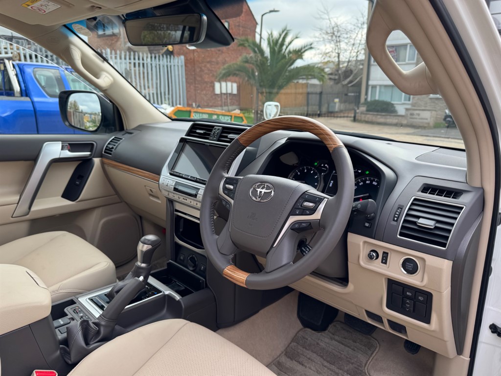 Used Toyota Land Cruiser 2023 for sale - 76532401: Photo 14