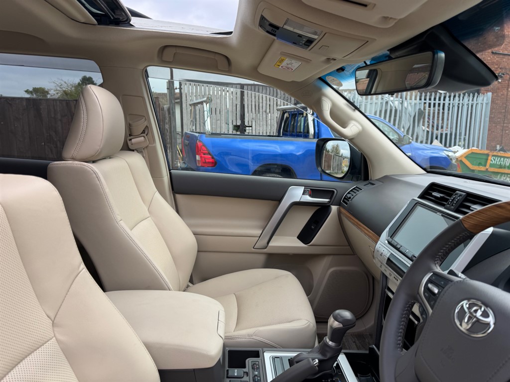 Used Toyota Land Cruiser 2023 for sale - 76532401: Photo 15