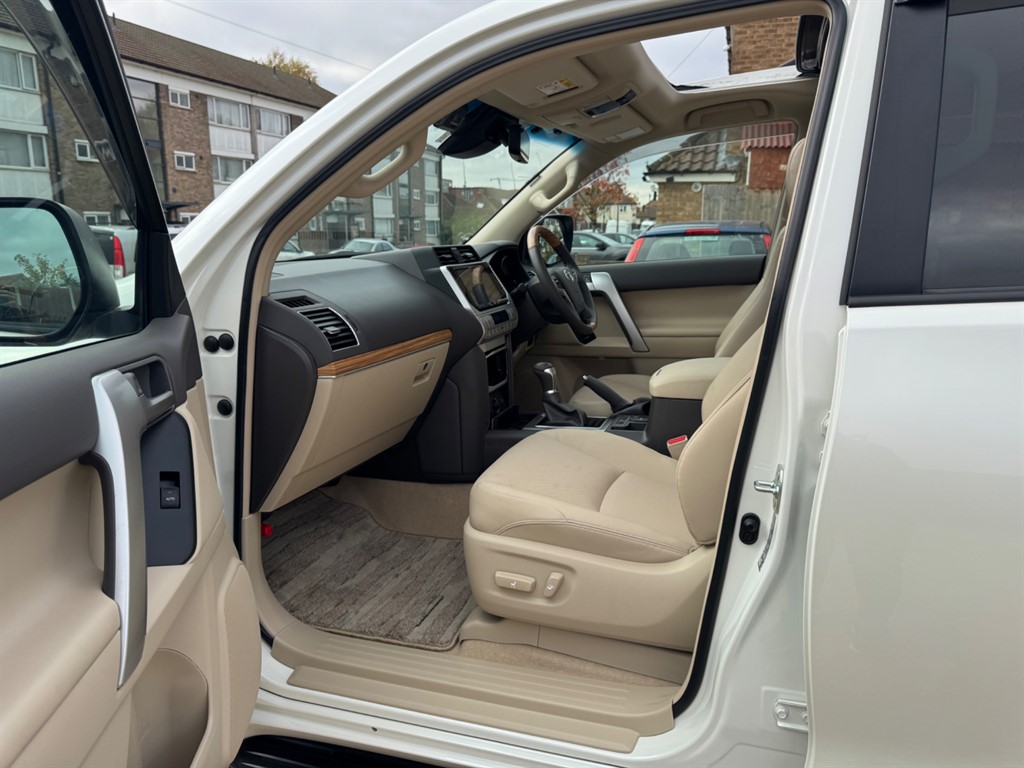 Used Toyota Land Cruiser 2023 for sale - 76532401: Photo 16