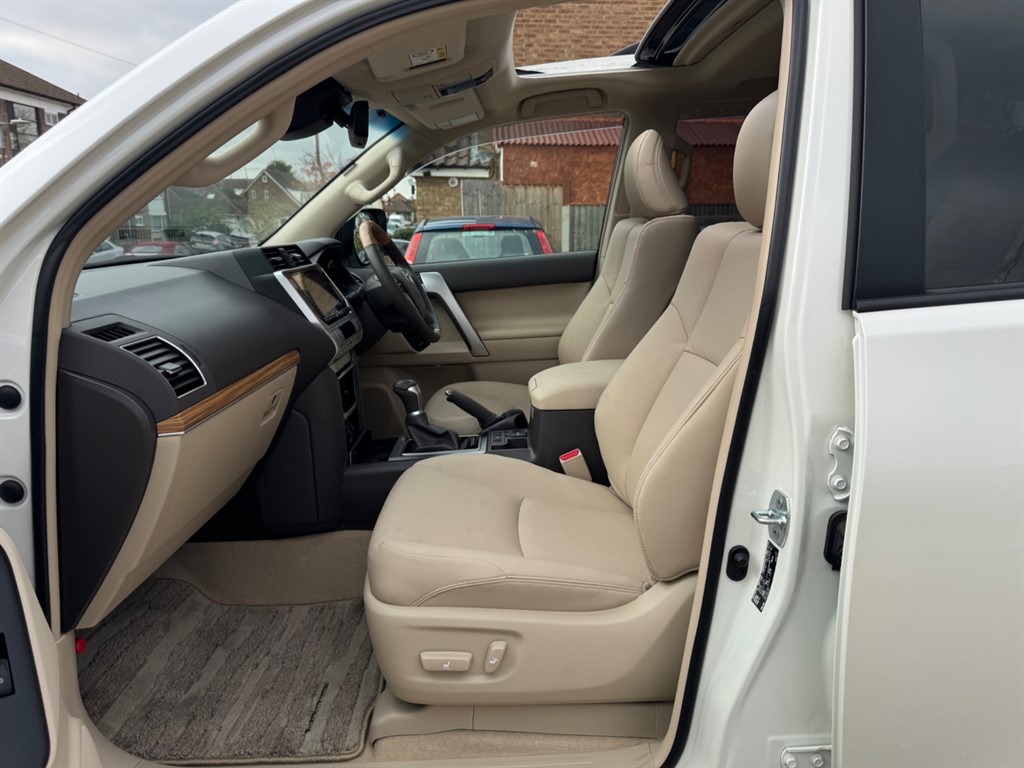 Used Toyota Land Cruiser 2023 for sale - 76532401: Photo 18