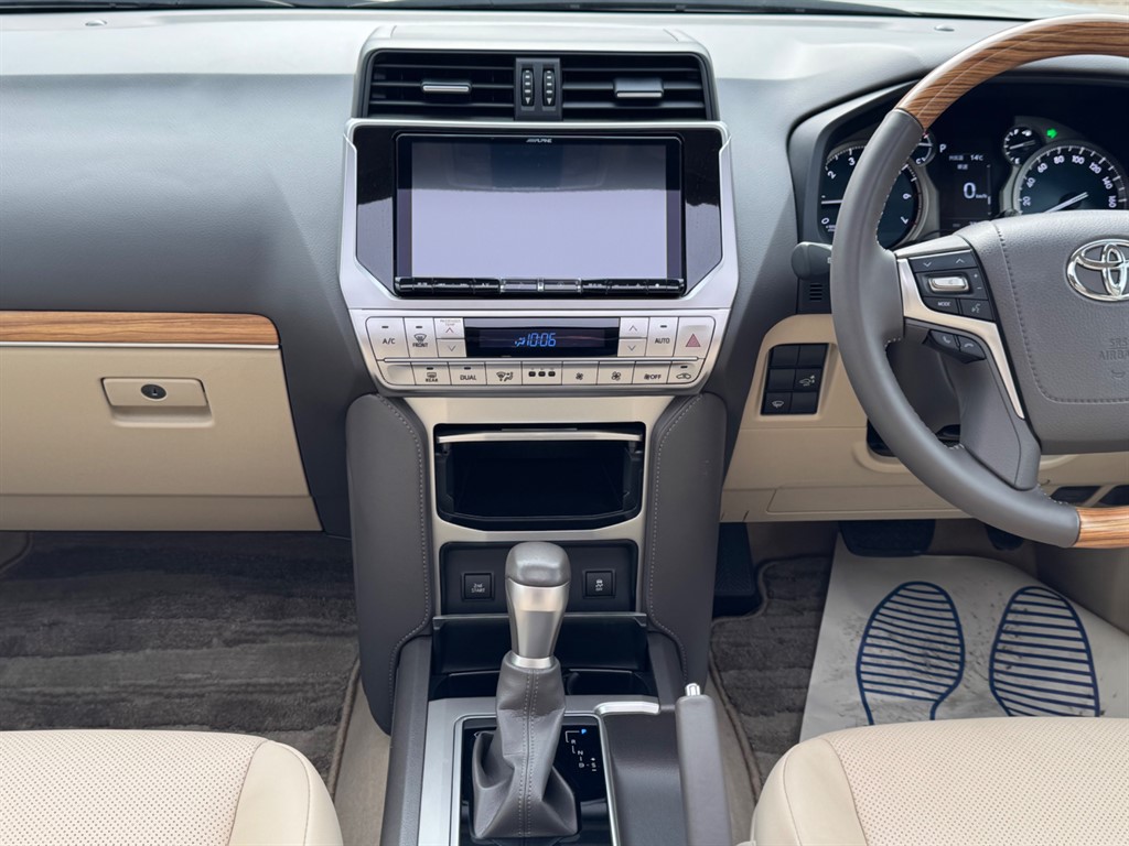 Used Toyota Land Cruiser 2023 for sale - 76532401: Photo 28