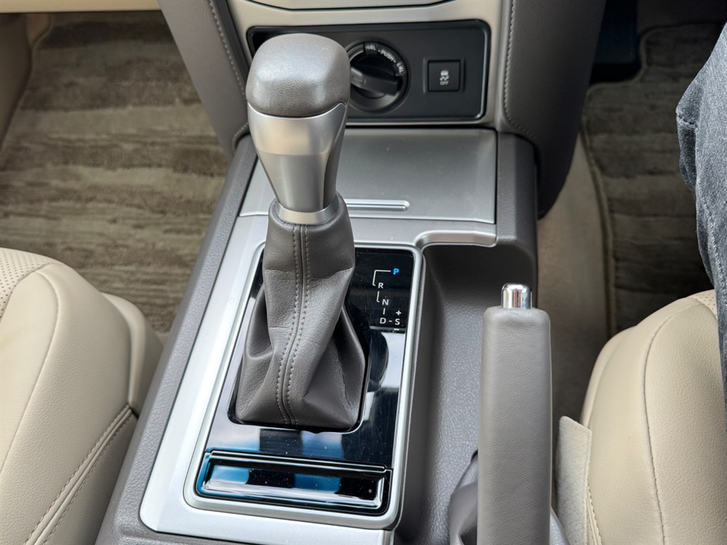 Used Toyota Land Cruiser 2023 for sale - 76532401: Photo 32