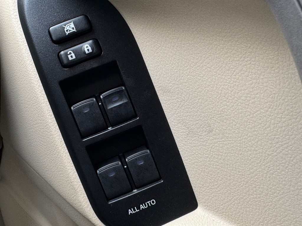 Used Toyota Land Cruiser 2023 for sale - 76532401: Photo 46