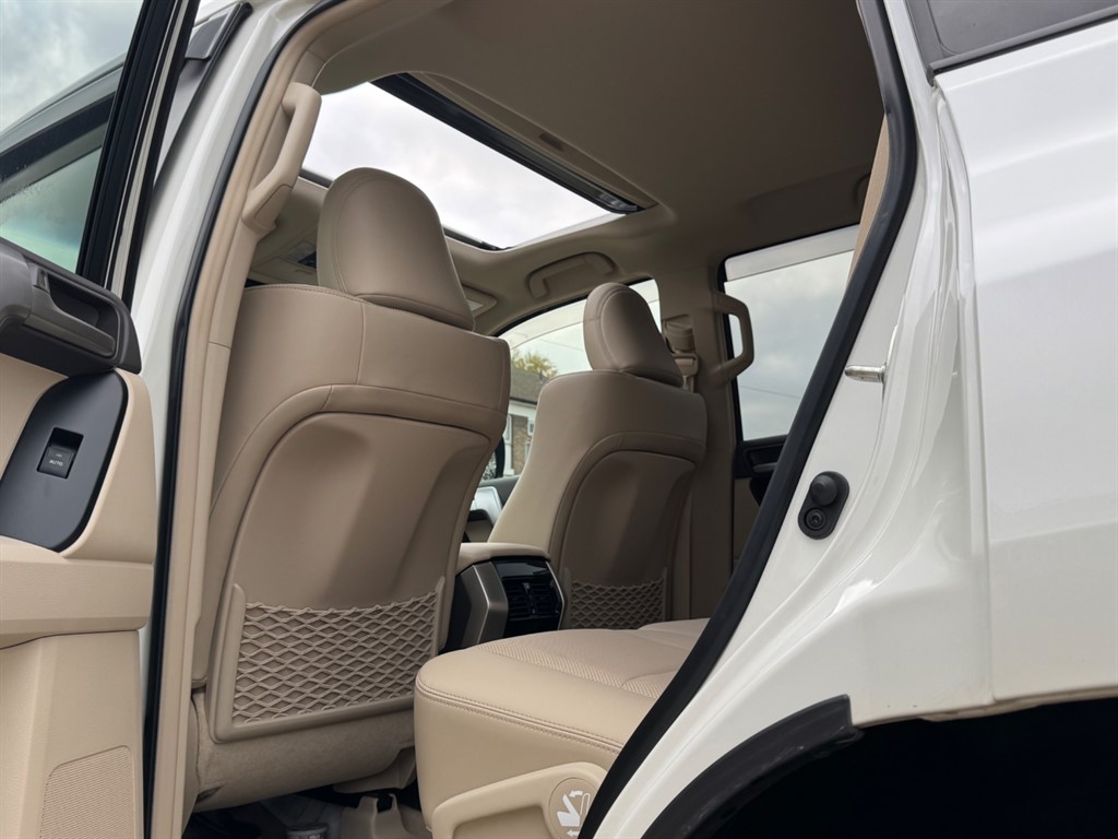 Used Toyota Land Cruiser 2023 for sale - 76532401: Photo 50