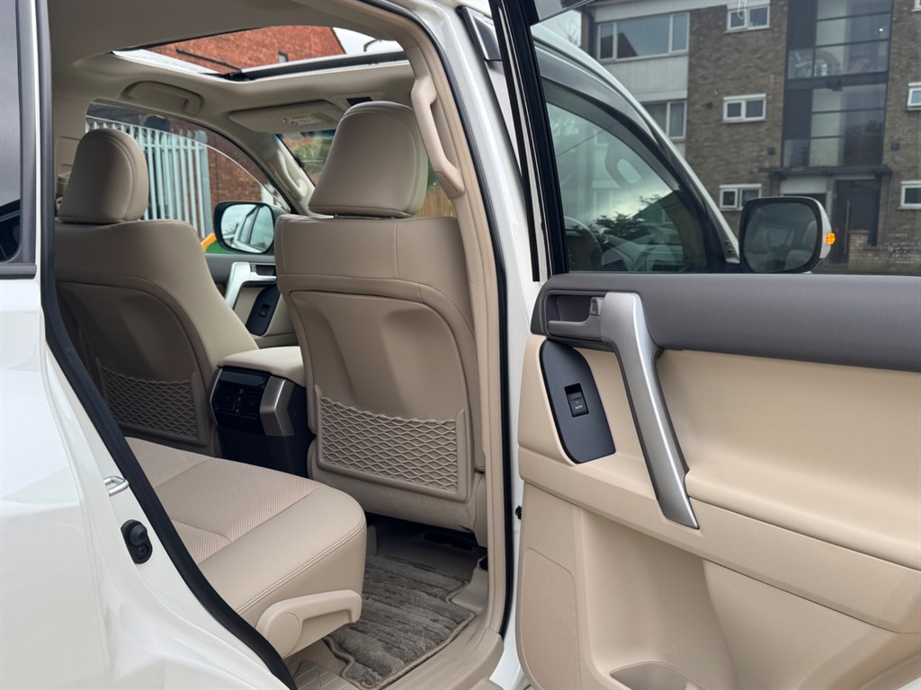 Used Toyota Land Cruiser 2023 for sale - 76532401: Photo 56