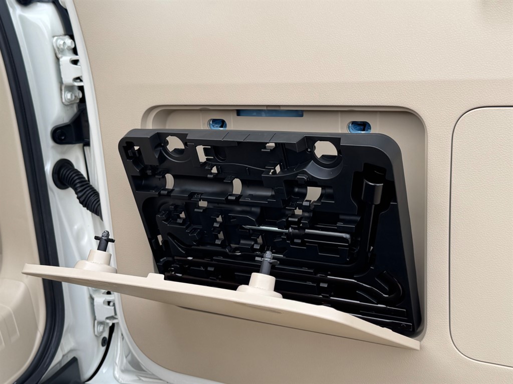 Used Toyota Land Cruiser 2023 for sale - 76532401: Photo 69