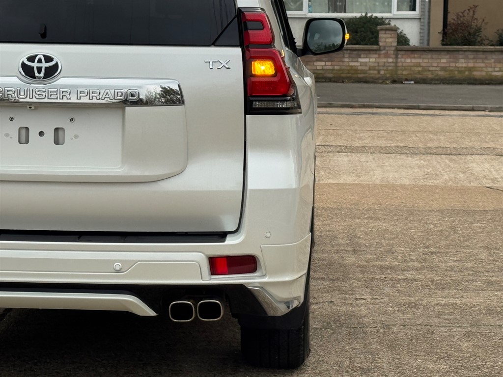 Used Toyota Land Cruiser 2023 for sale - 76532401: Photo 76