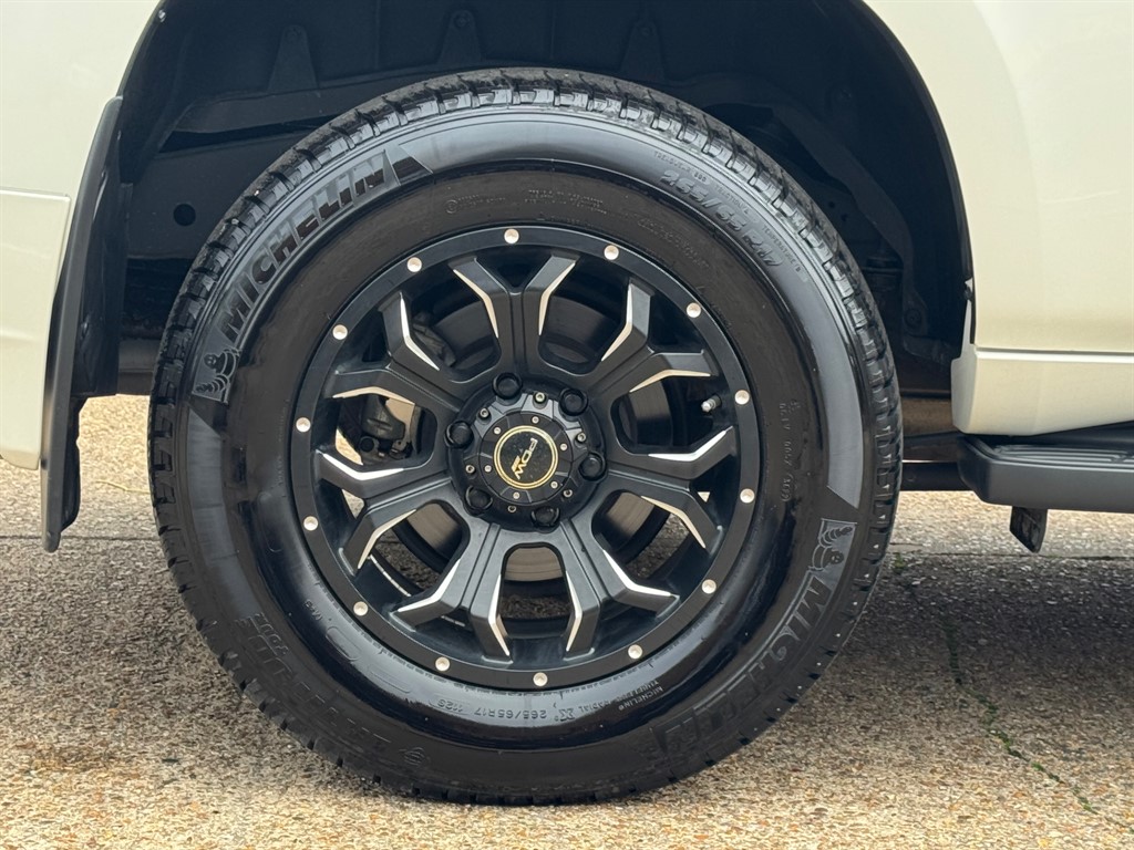 Used Toyota Land Cruiser 2023 for sale - 76532401: Photo 89