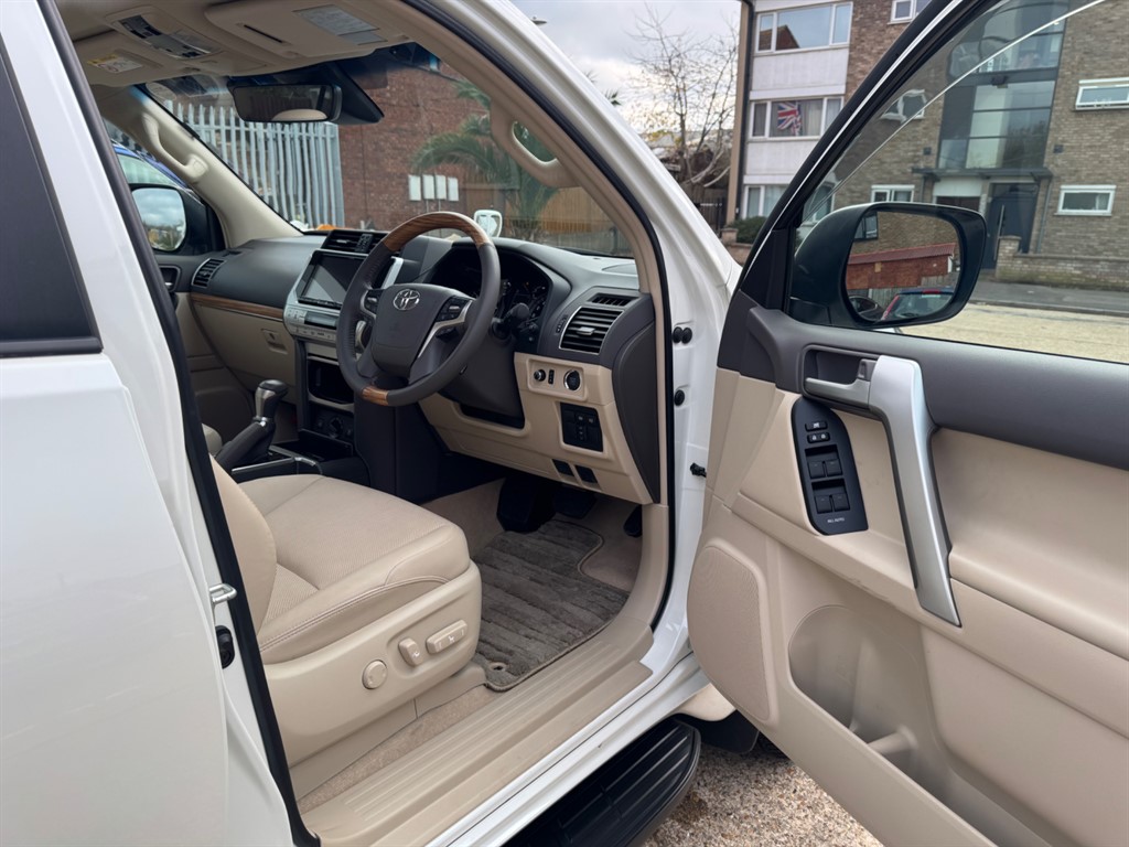 Used Toyota Land Cruiser 2023 for sale - 76532401: Photo 9