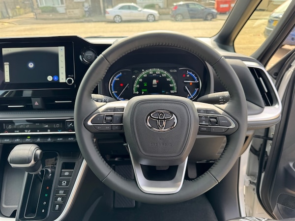 Used Toyota Voxy 2024 for sale - 75570908: Photo 17