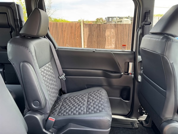 Used Toyota Voxy 2024 for sale - 75570908: Photo 46