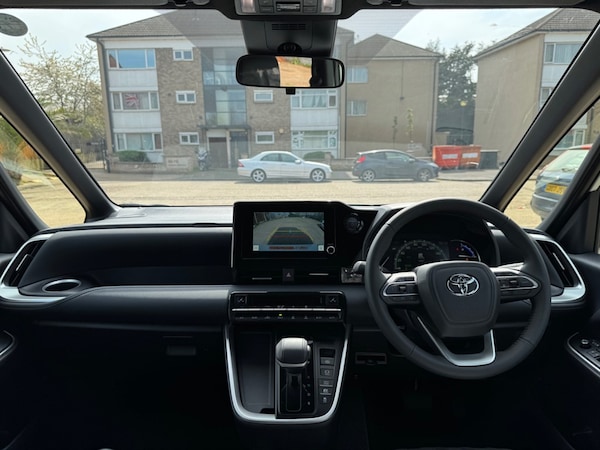 Used Toyota Voxy 2024 for sale - 75570908: Photo 48