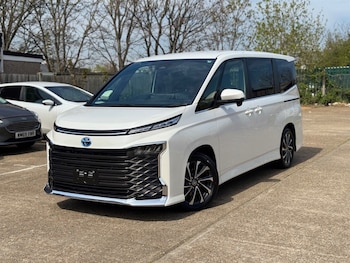 Used Toyota Voxy 2024 for sale - 75570908: Photo