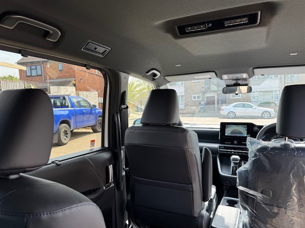 Used Toyota Voxy 2024 for sale - 75570908: Photo 64