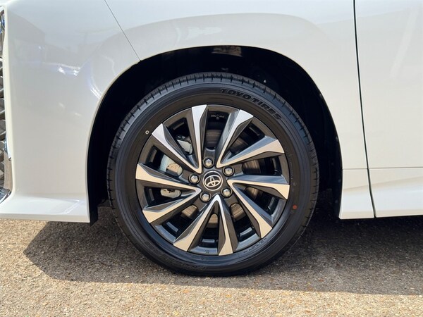 Used Toyota Voxy 2024 for sale - 75570908: Photo 85