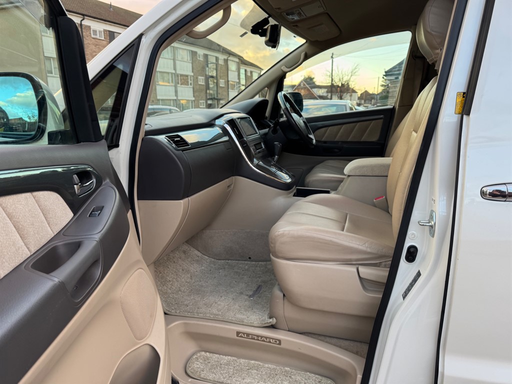 Used Toyota Alphard 2023 for sale - 76758055: Photo 13