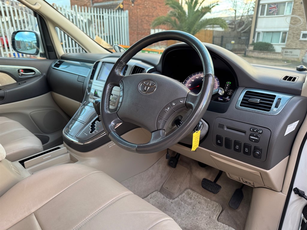 Used Toyota Alphard 2023 for sale - 76758055: Photo 17