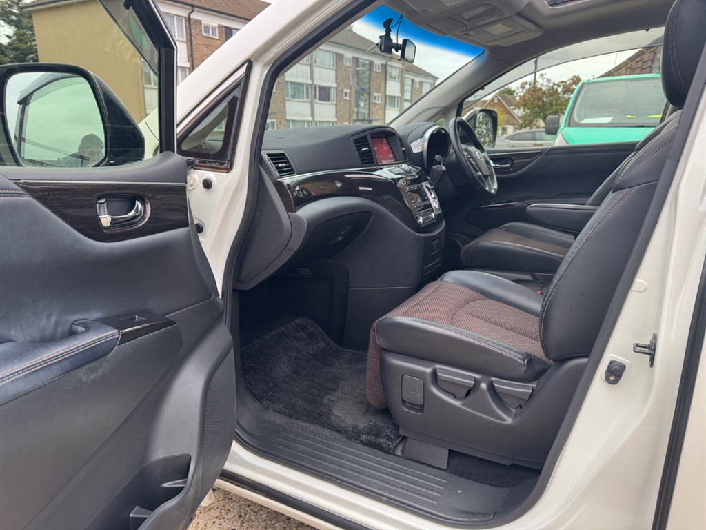 Used Nissan Elgrand 2012 for sale - 76261791: Photo 14