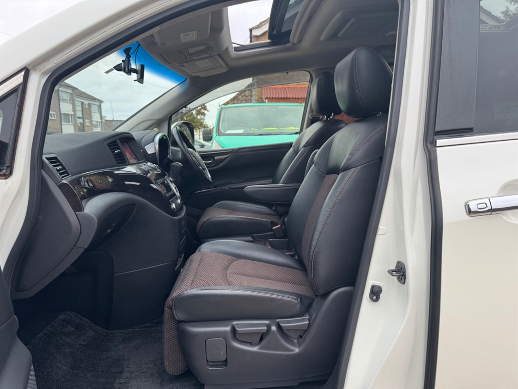 Used Nissan Elgrand 2012 for sale - 76261791: Photo 15