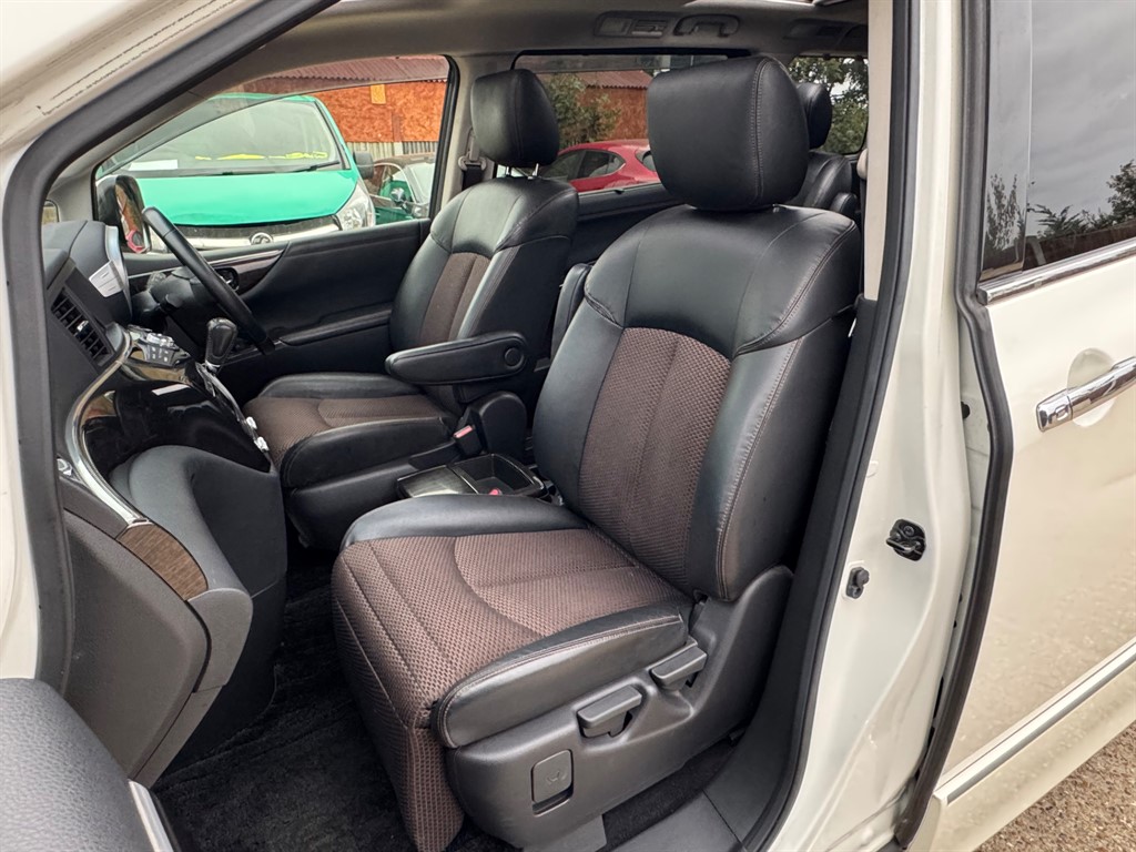 Used Nissan Elgrand 2012 for sale - 76261791: Photo 16