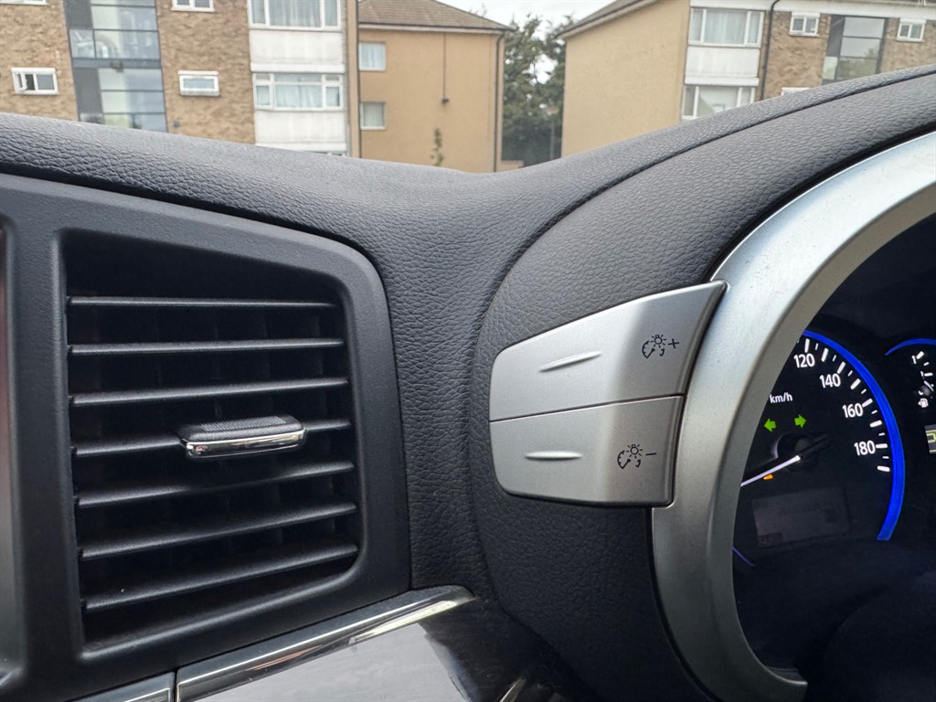 Used Nissan Elgrand 2012 for sale - 76261791: Photo 31