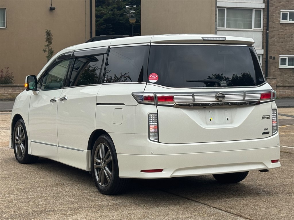 Used Nissan Elgrand 2012 for sale - 76261791: Photo 4