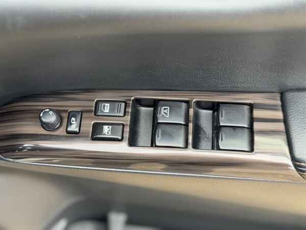 Used Nissan Elgrand 2017 for sale - 75571561: Photo 29