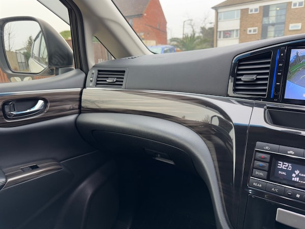 Used Nissan Elgrand 2017 for sale - 75571561: Photo 54