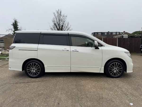 Used Nissan Elgrand 2017 for sale - 75571561: Photo 8