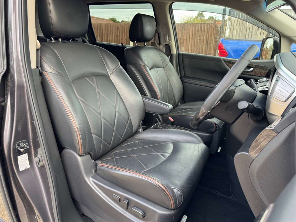 Used Nissan Elgrand 2018 for sale - 76532403: Photo 11