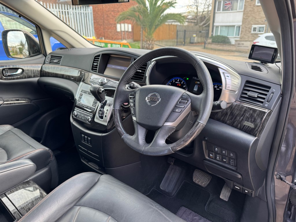 Used Nissan Elgrand 2018 for sale - 76532403: Photo 12