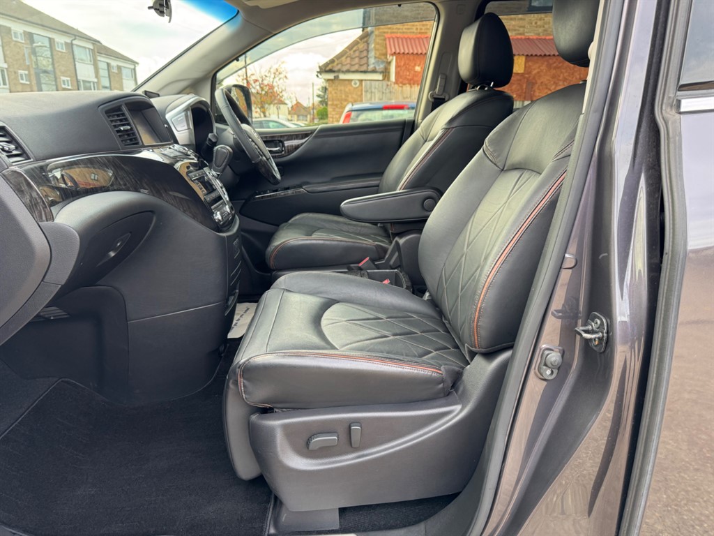 Used Nissan Elgrand 2018 for sale - 76532403: Photo 15