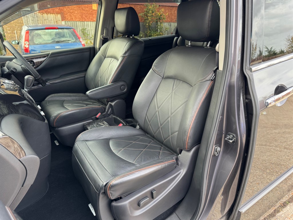 Used Nissan Elgrand 2018 for sale - 76532403: Photo 16