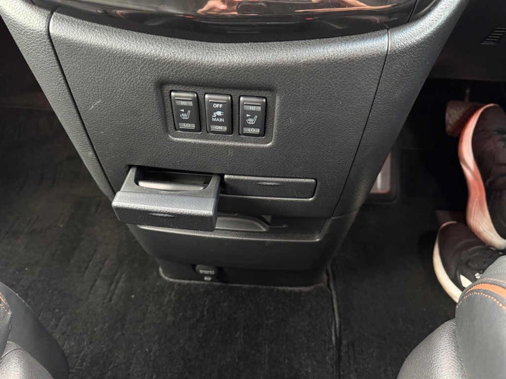 Used Nissan Elgrand 2018 for sale - 76532403: Photo 27