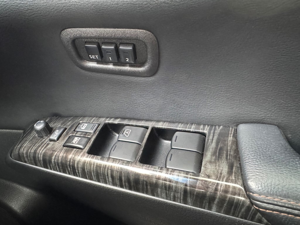 Used Nissan Elgrand 2018 for sale - 76532403: Photo 38