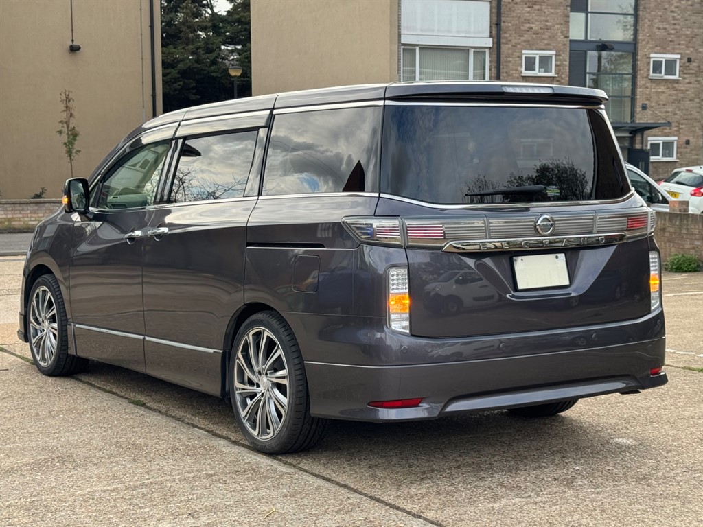 Used Nissan Elgrand 2018 for sale - 76532403: Photo 4