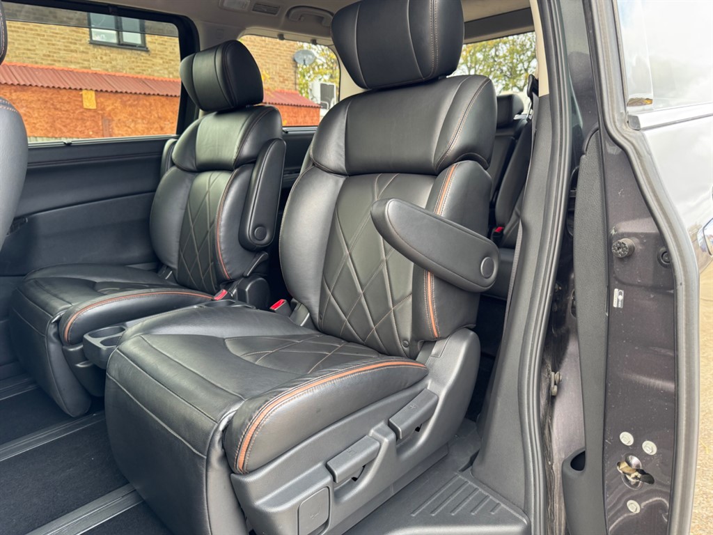 Used Nissan Elgrand 2018 for sale - 76532403: Photo 43