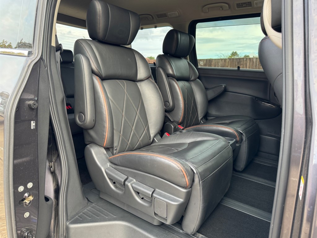 Used Nissan Elgrand 2018 for sale - 76532403: Photo 48