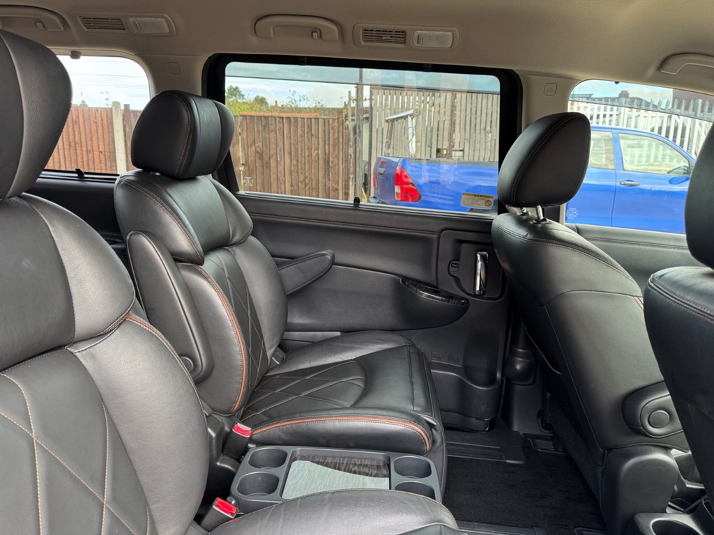 Used Nissan Elgrand 2018 for sale - 76532403: Photo 50