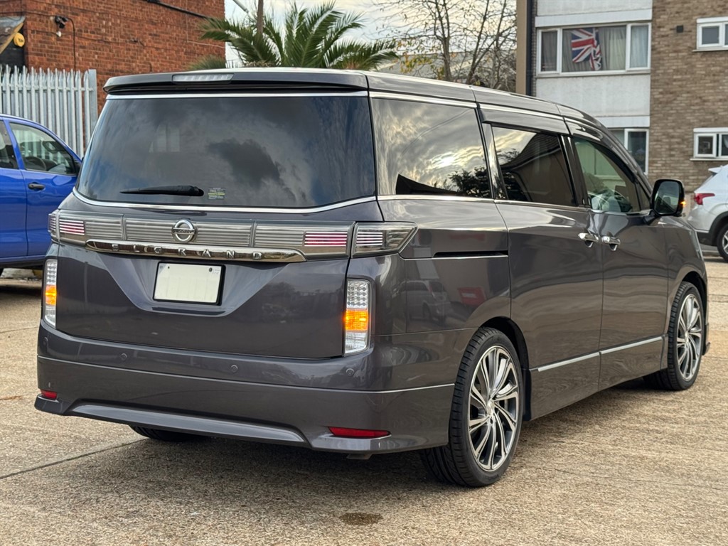 Used Nissan Elgrand 2018 for sale - 76532403: Photo 6